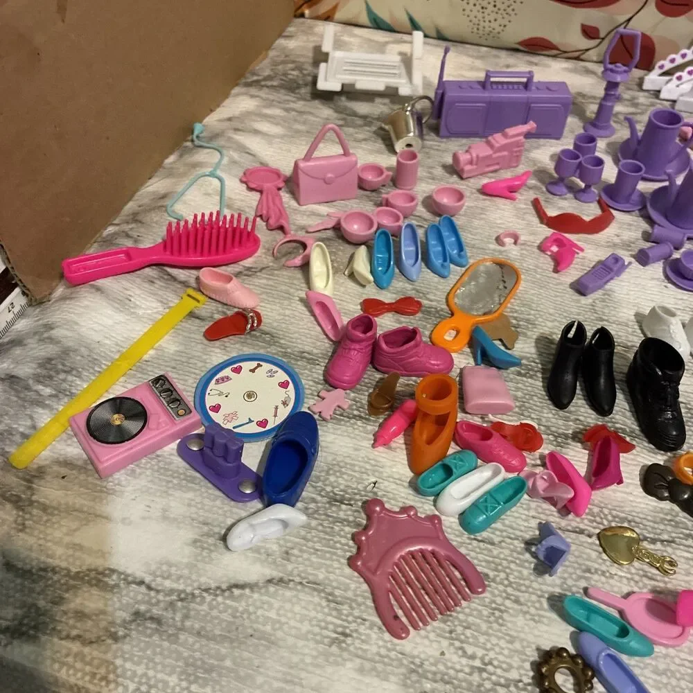 barbie accessories lot: 1960’s, 1992 Hangers And Other Items